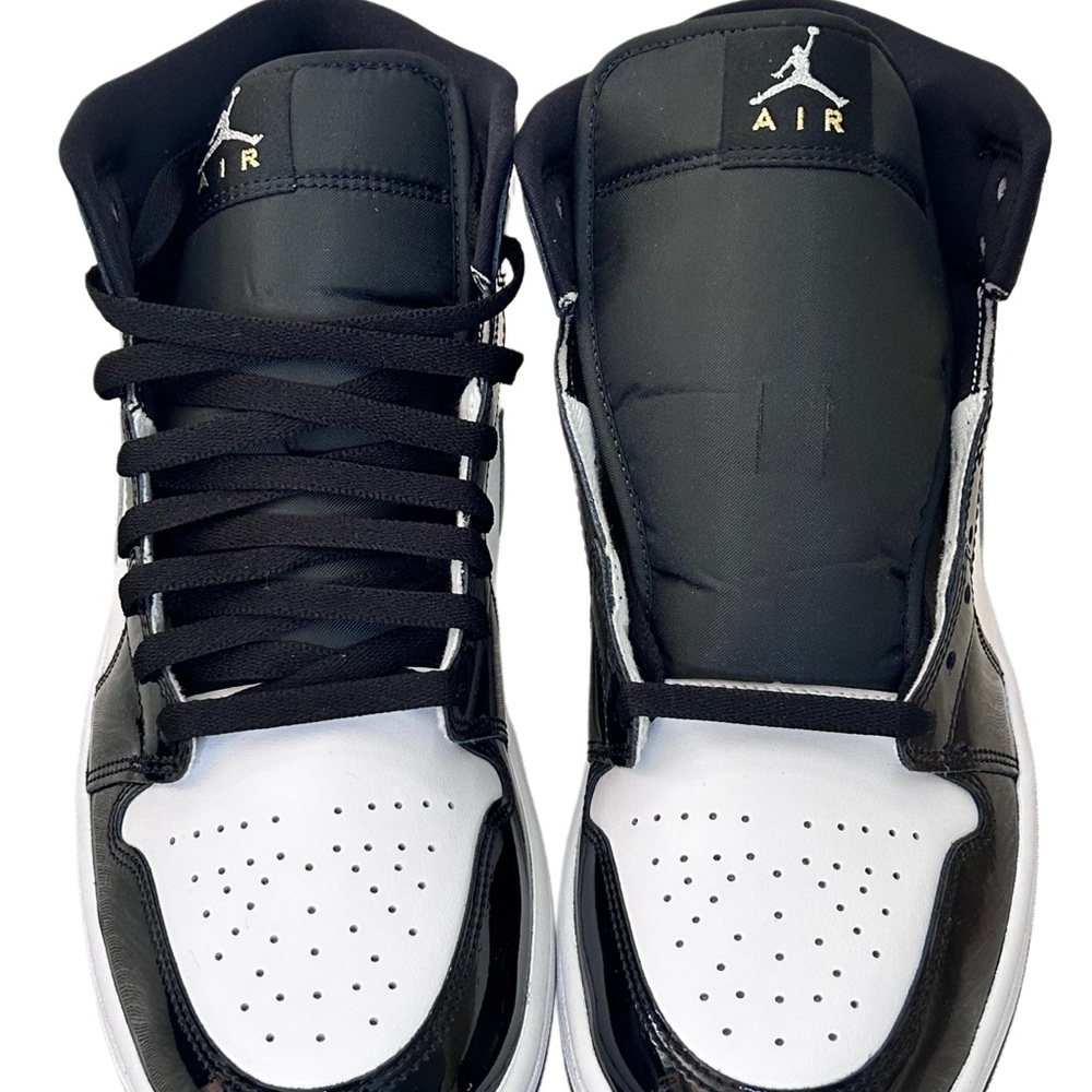 Jordan 1 Mid SE Black and Metallic Silver